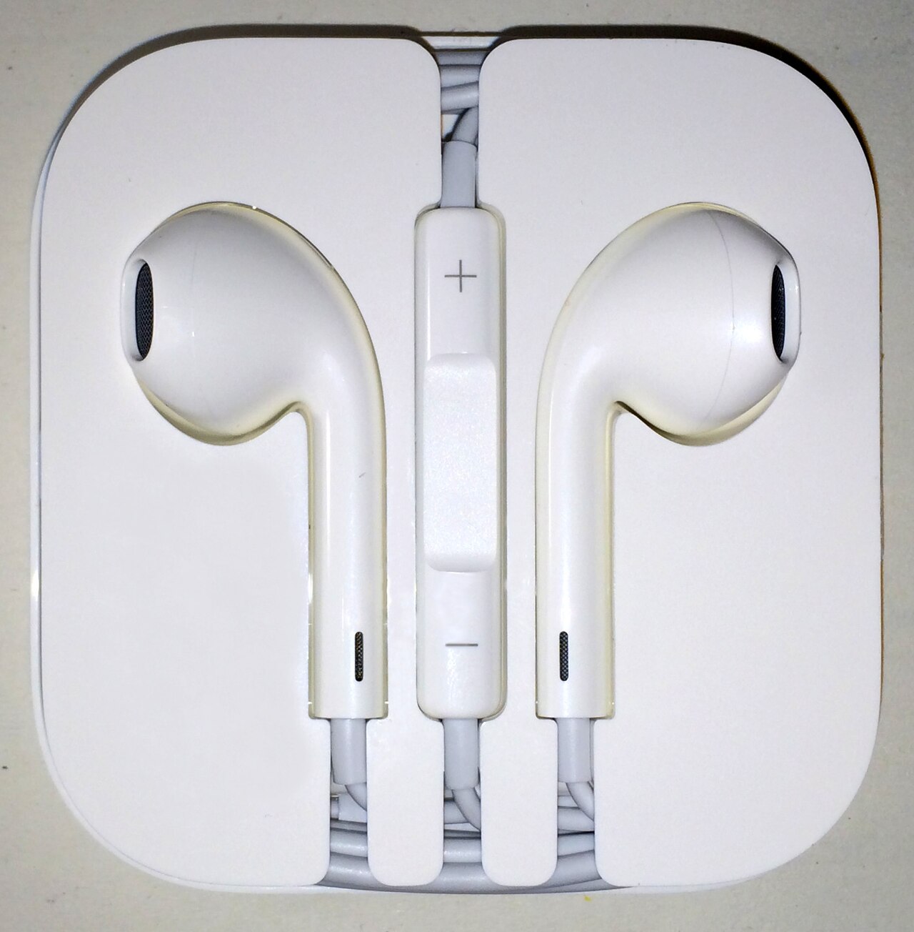 
<span>Apple earbuds</span>
