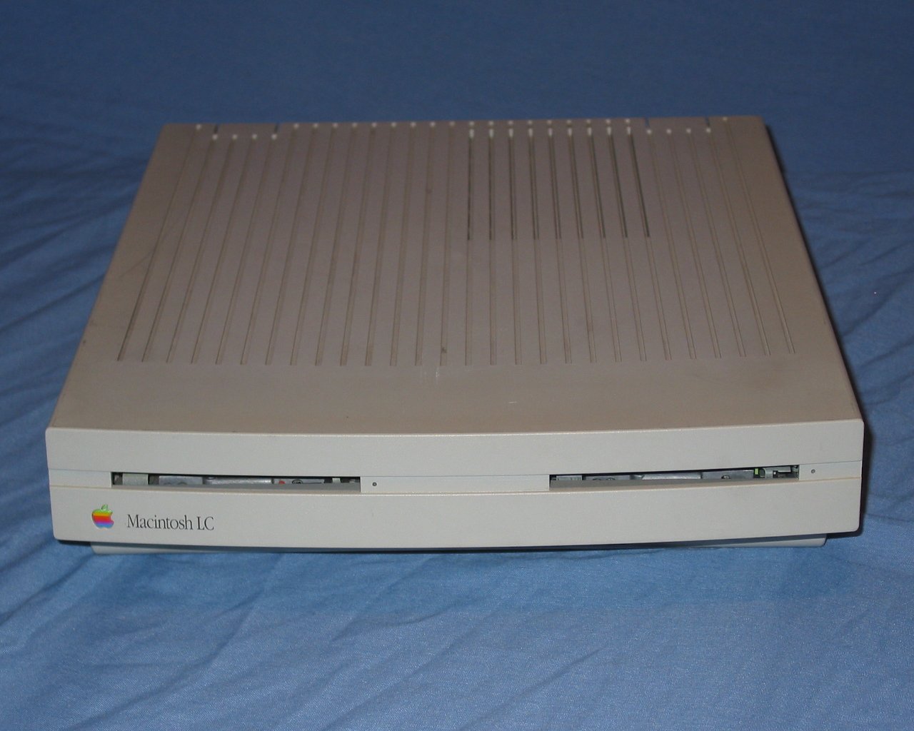 
<span>Macintosh LC</span>
