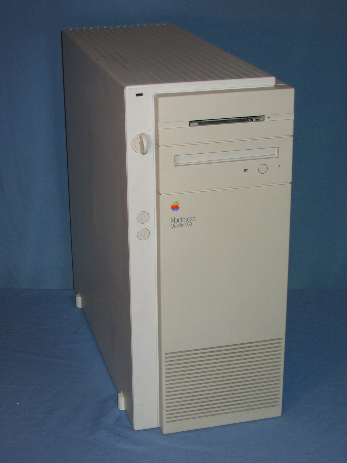 
<span>Macintosh Quadra 950</span>
