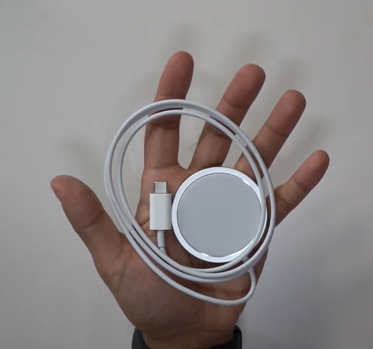 
<span>MagSafe wireless charger</span>
